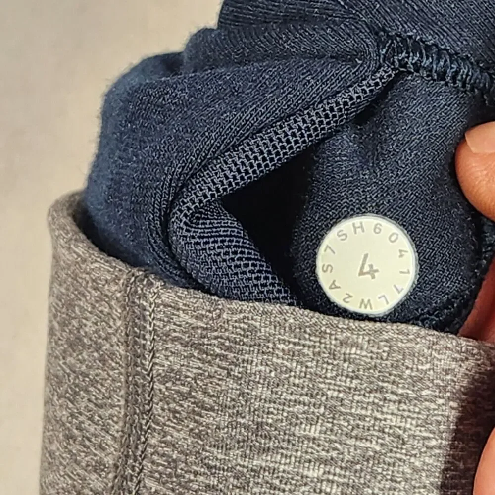 Lululemon Kick Serve Sweat Bra Sz 4 Women’s Sportsbra Blue Gray Luxtreme - Picture 7 of 7